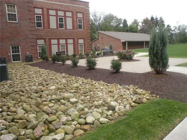 Building Photo - 6450 Pleasant St