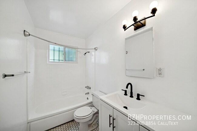 Building Photo - 2314 S Corning St