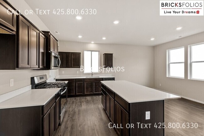 Building Photo - 1340 SW Pendleton Way