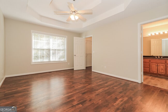 Building Photo - 13 Windrush Dr