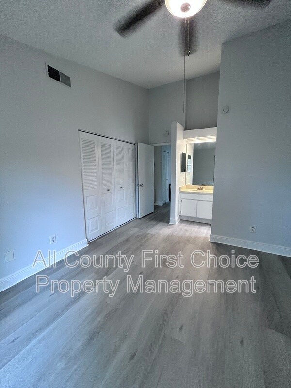 Building Photo - 12733 Gorda Cir E