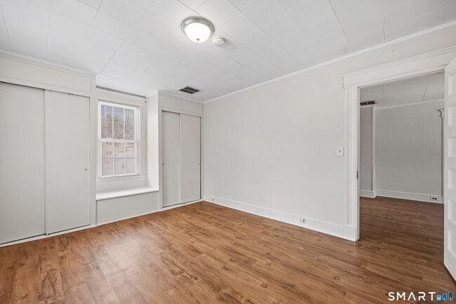 Building Photo - 254 Davis St