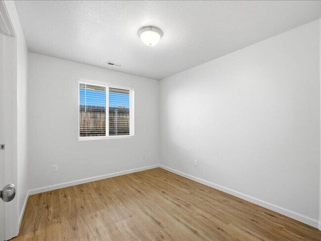 Building Photo - 9352 W 9th Pl