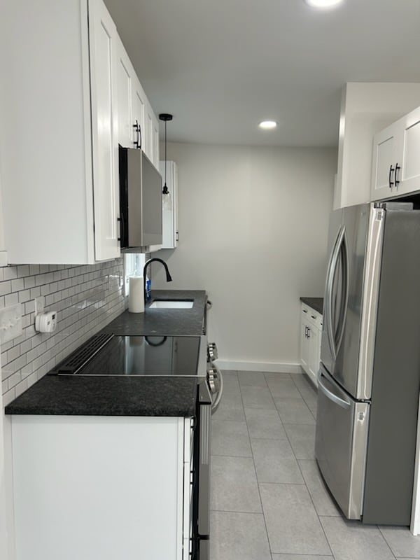 Building Photo - 21 Cemetery St