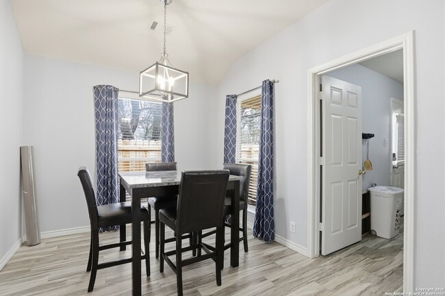 Building Photo - 414 Willow Grove Dr