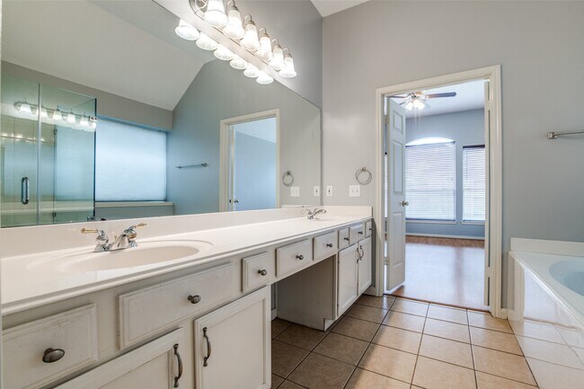 Building Photo - 9331 Rodgers Rd