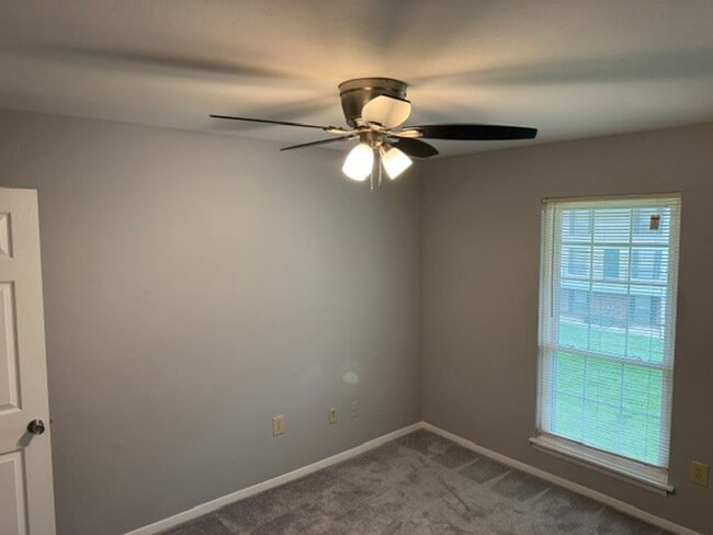 Building Photo - Two Bedroom One and a Half bath