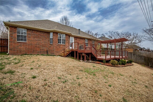Building Photo - 2803 Foxwood Dr