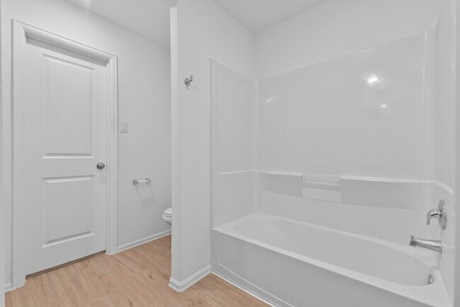 Building Photo - 18718 Clearwater Brk Dr