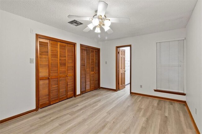 Building Photo - 16 Jacqueline Ct
