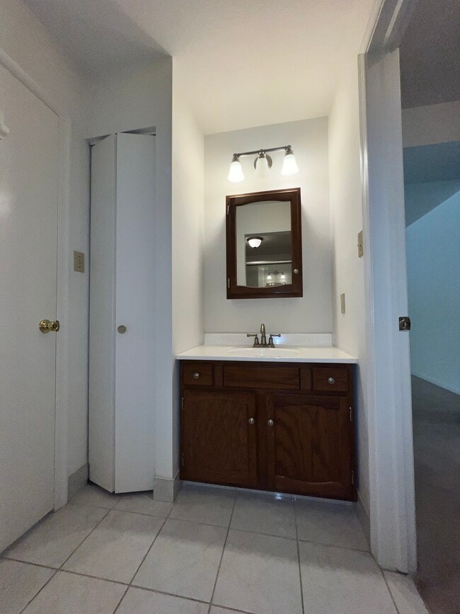 Building Photo - 151 Valley Greene Cir