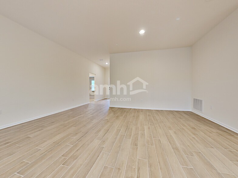 Building Photo - 44 Hickory Ridge Rd