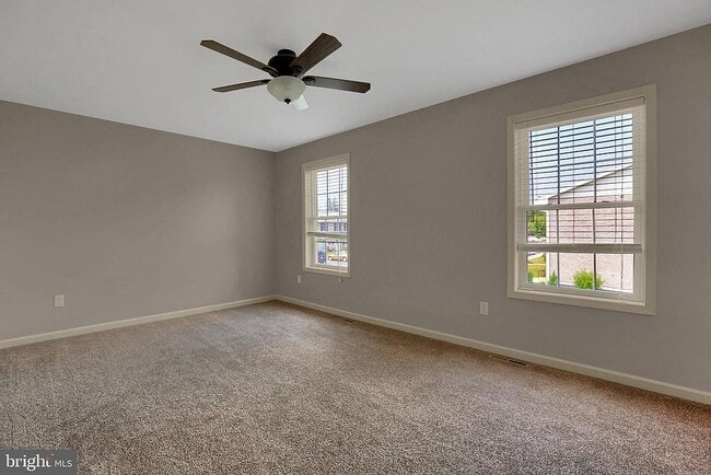 Building Photo - 22 Spring View