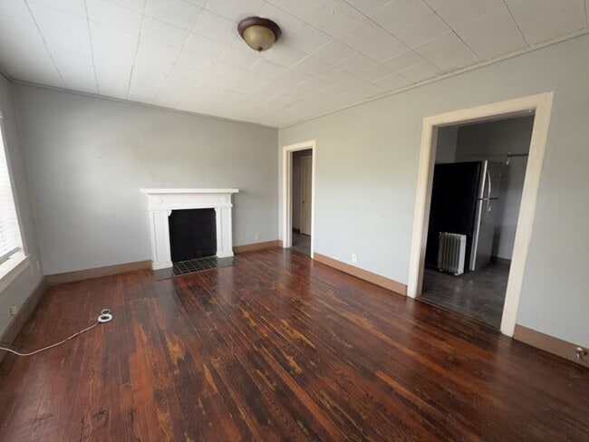 Building Photo - 1552 Lombardy St