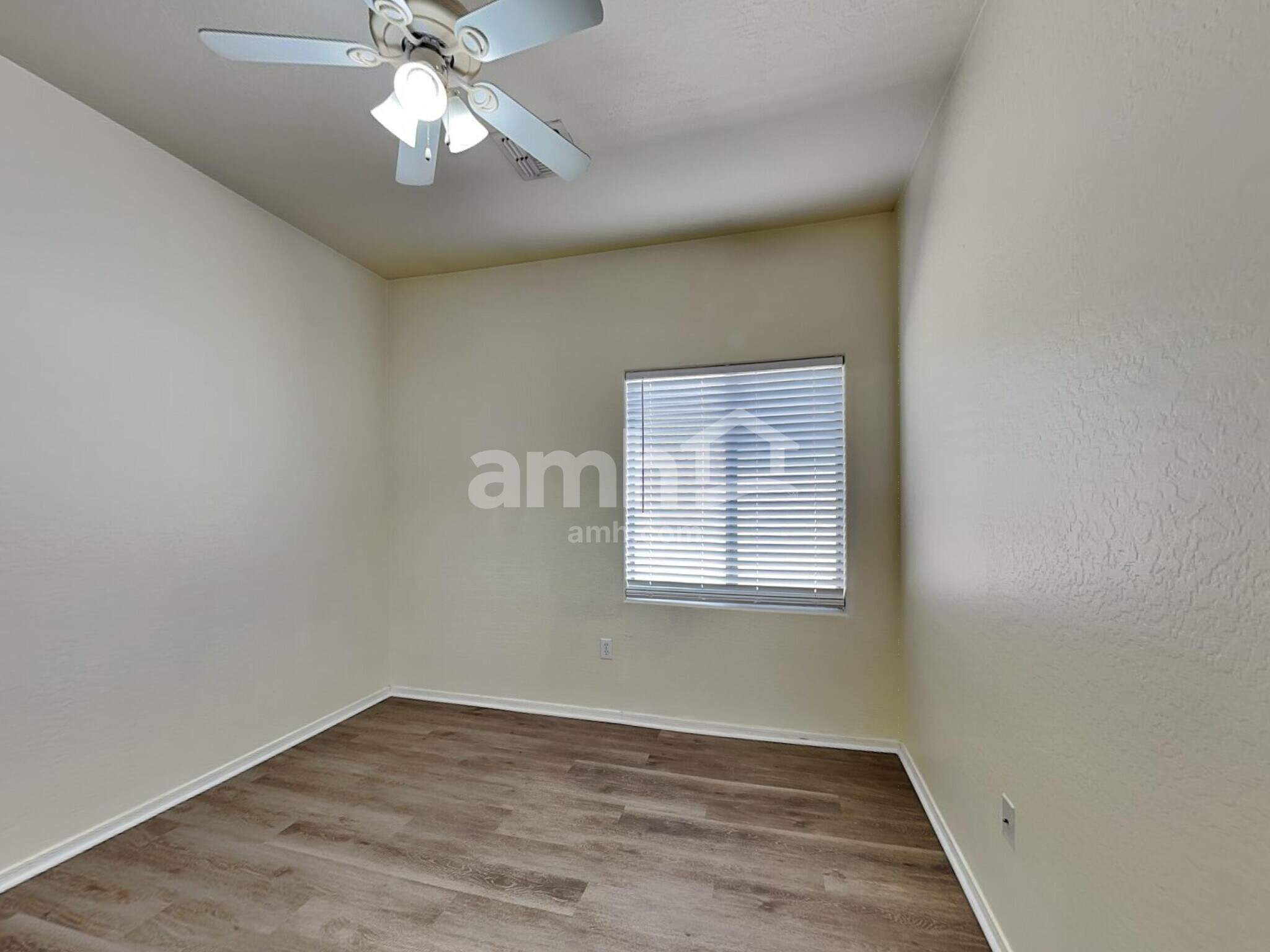 Building Photo - 16209 W Gelding Dr