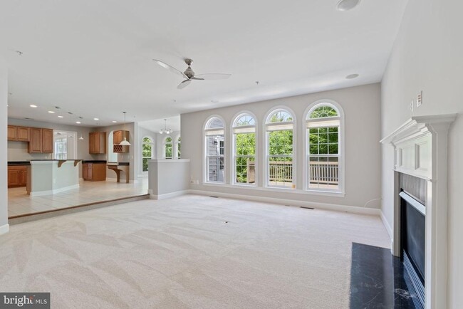 Building Photo - 15436 Symondsbury Way