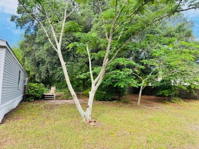 Building Photo - Old Maco Road