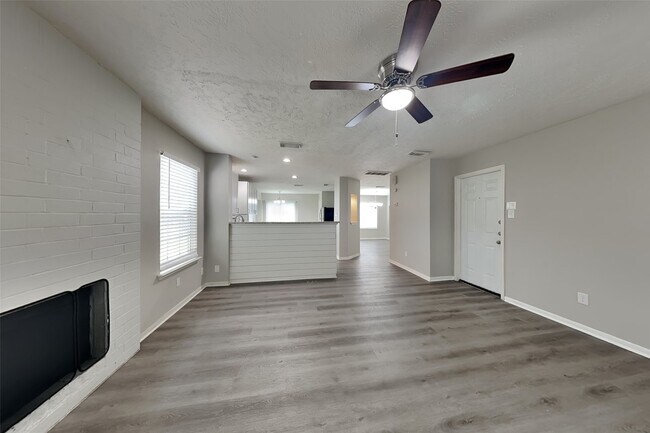 Building Photo - 16322 Jast Dr