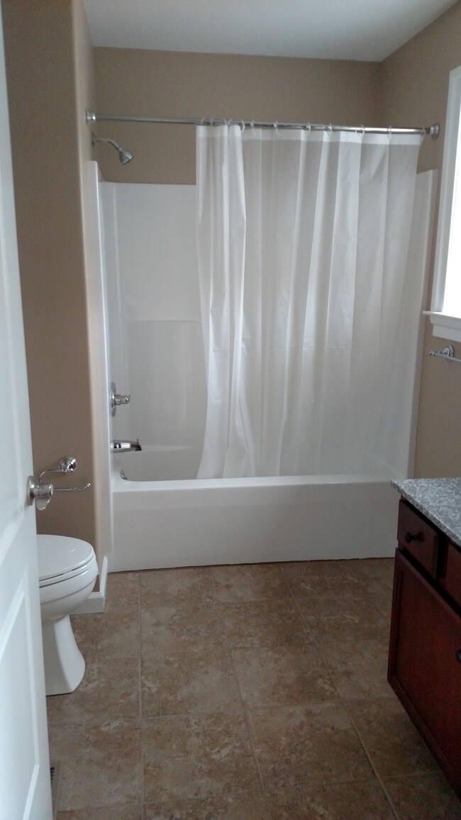 Master bathroom - 108 Hollow Drive