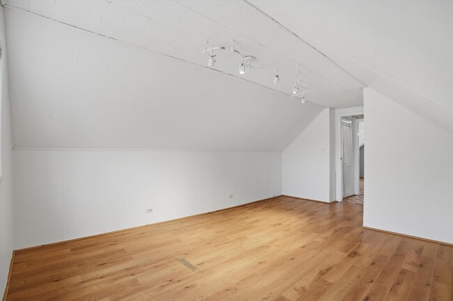 Building Photo - 8912 Windsor Ln