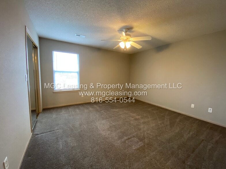 Building Photo - 1014 Garden Dr