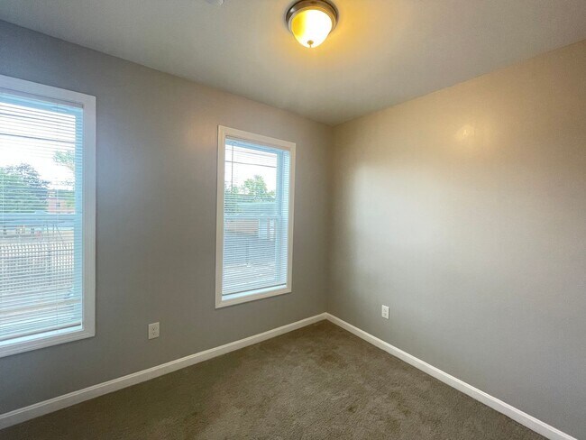 Building Photo - 374 Amory St