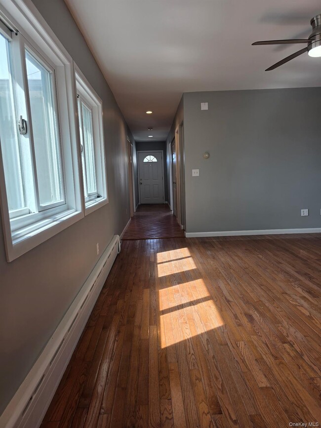 Building Photo - 96 Main St