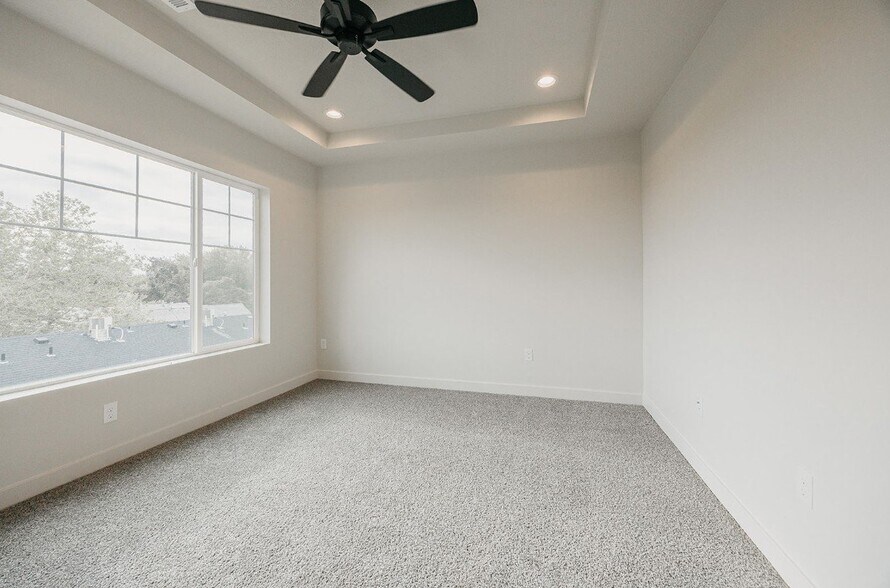 Building Photo - 688 E 500 S