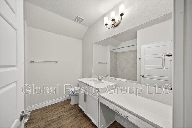 Building Photo - 545 Rosemellow St