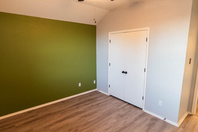 Building Photo - 404 Grisham Dr