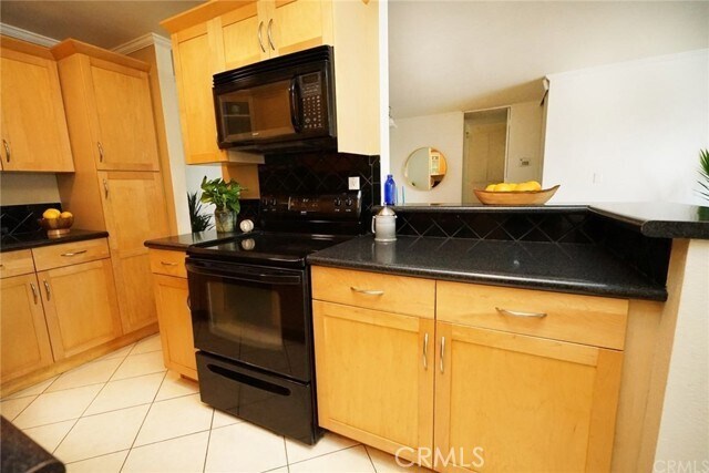 Building Photo - 6542 Ocean Crest Dr