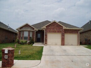 Building Photo - 3 Bed + Office - Large master - Edmond Sch...