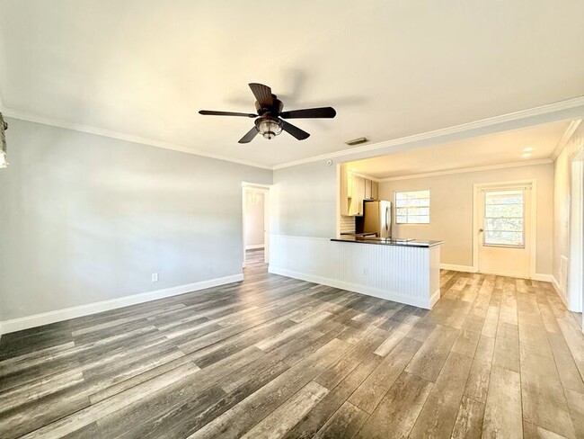 Building Photo - 1238 Bellevue Blvd