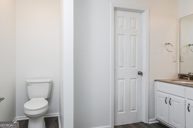 Building Photo - 655 Simon Ive Dr