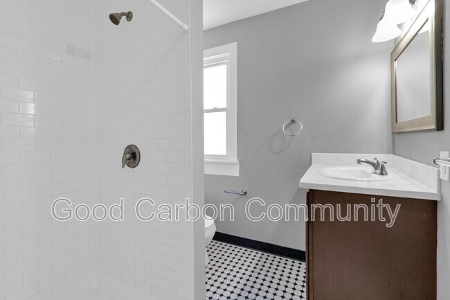 Building Photo - 618 Elmwood Ave