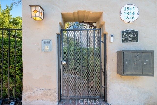 Building Photo - 1846 Holmby Ave