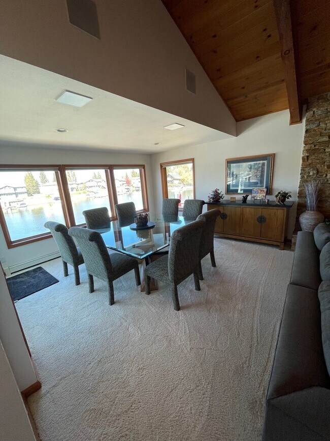Building Photo - Large fully furnished beautiful home w/ boat dock avail. for a longterm lease or seasonal lease! ...
