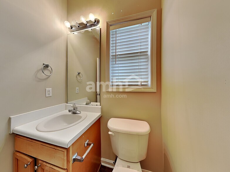 Building Photo - 2033 Cartier Ruby Ln