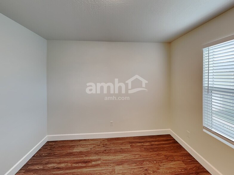Building Photo - 11141 Kitty Hawk Rd