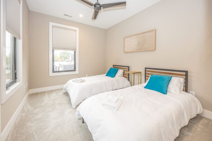 Building Photo - 1123 Olive St