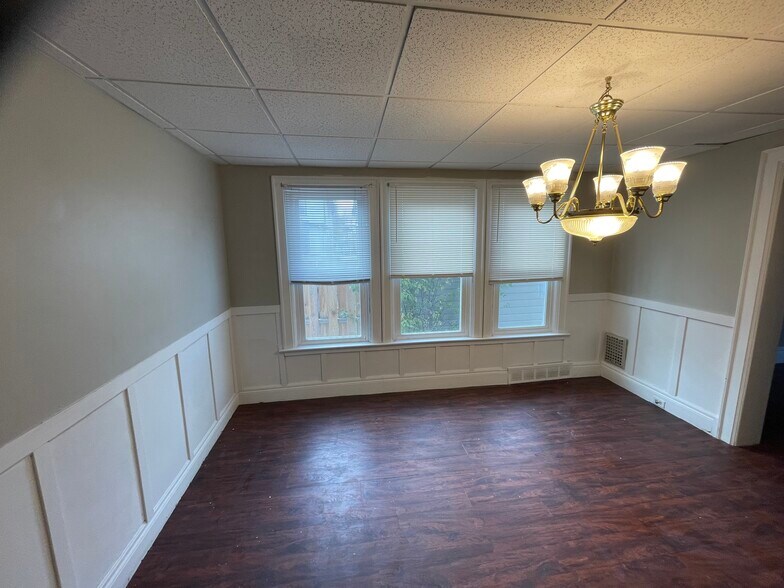 Building Photo - 127 Taunton Pl