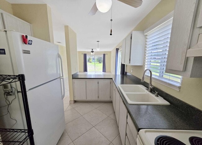 Building Photo - 1480 SE Rivergreen Cir