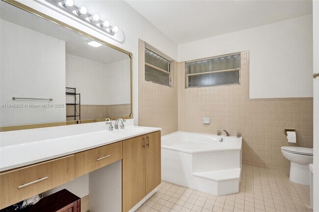 Building Photo - 5421 Hawkes Bluff Ave