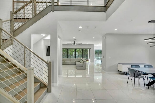 Building Photo - 17081 Five Waters Ave