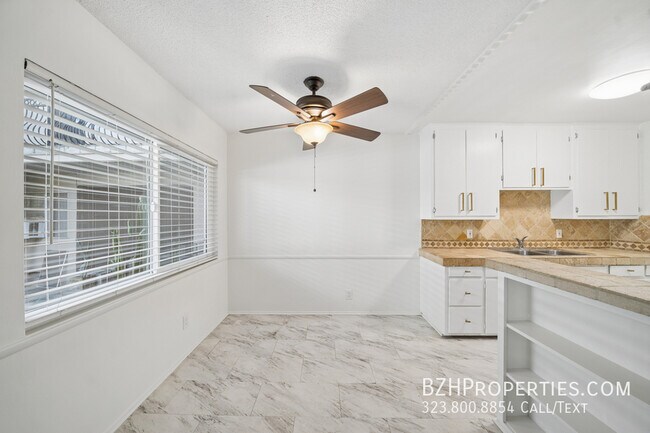 Building Photo - 7209 Willoughby Ave