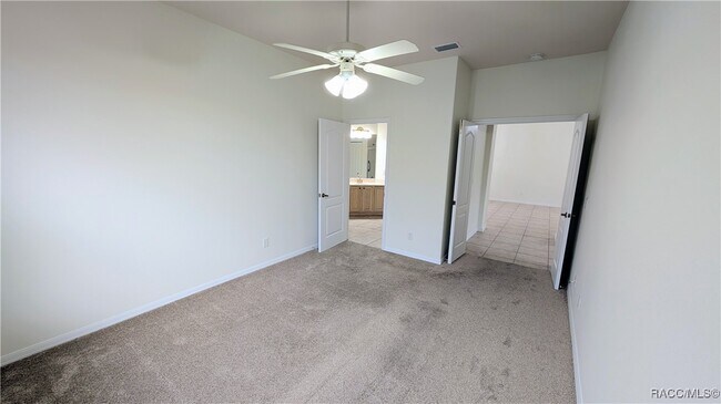 Building Photo - 856 W Silver Meadow Loop