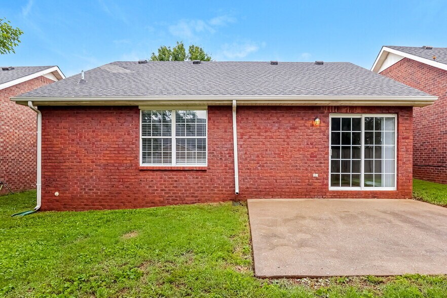 Building Photo - 605 Freedom Ct