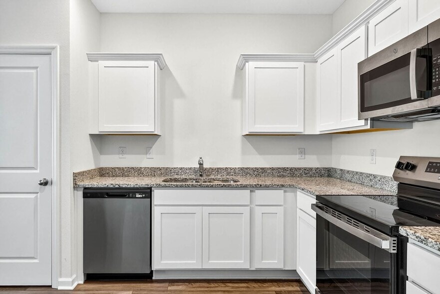 Building Photo - 6150 Calle Ochoa St