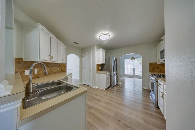Building Photo - 1122 Reedpoint Dr
