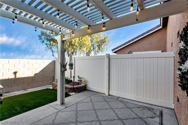 Building Photo - 5370 Cholla Cactus Ave